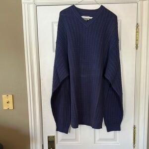 Men's Navy Sweater
